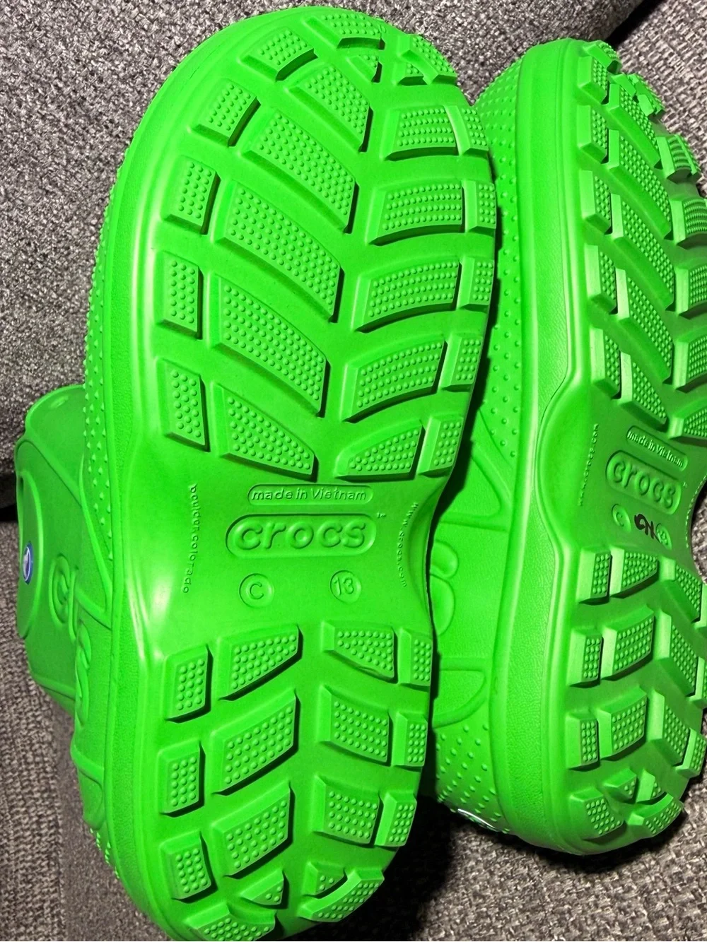 NEW- Crocs Kids' Handle It Rain Boots green reflective light weight size C13
